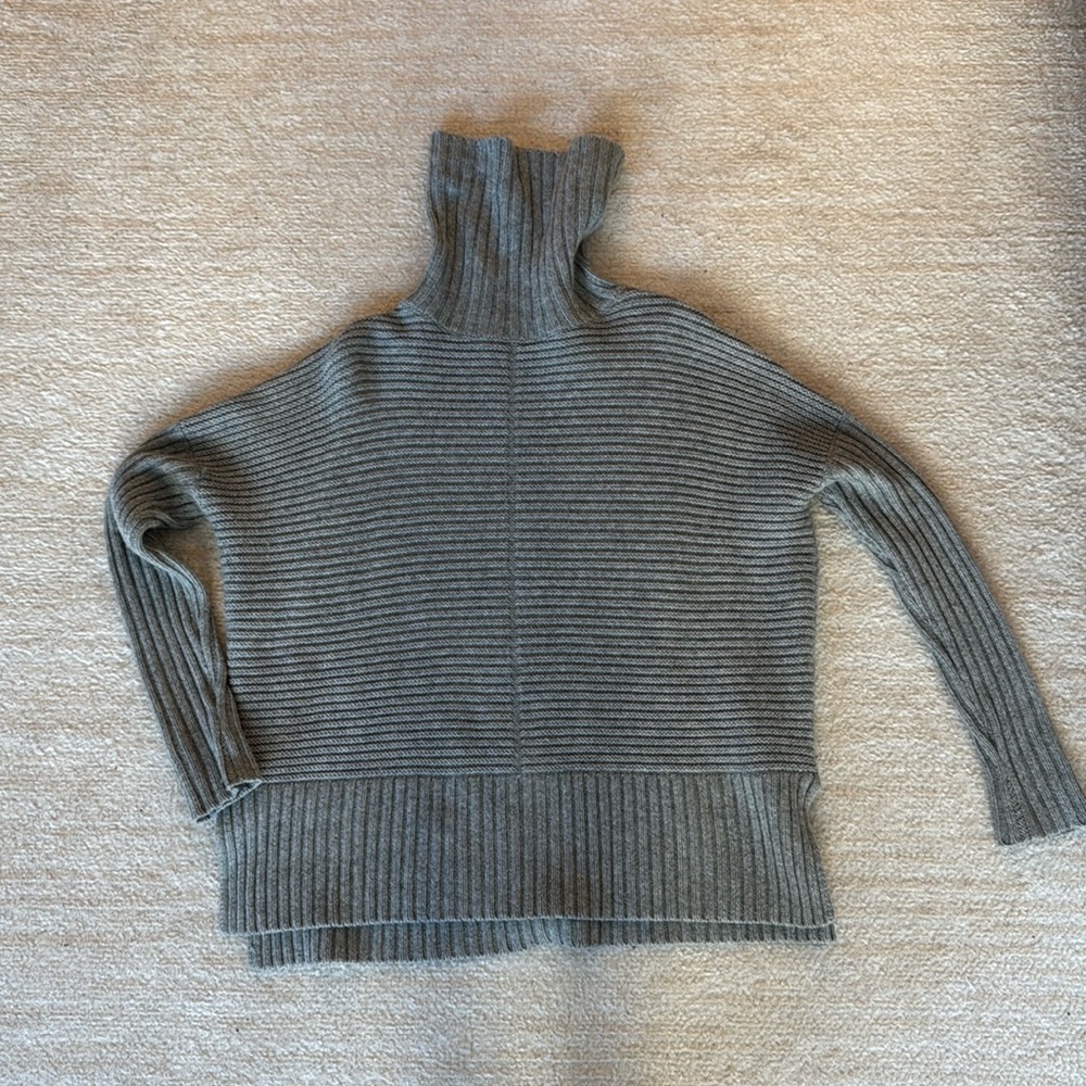 Grey cashmere sweater